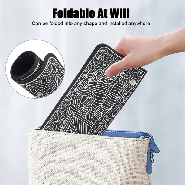 "EMS mat voor neuropathie met blauw-wit patroon, gestroomlijnd ontwerp voor ontspanning en betere bloedsomloop thuis."