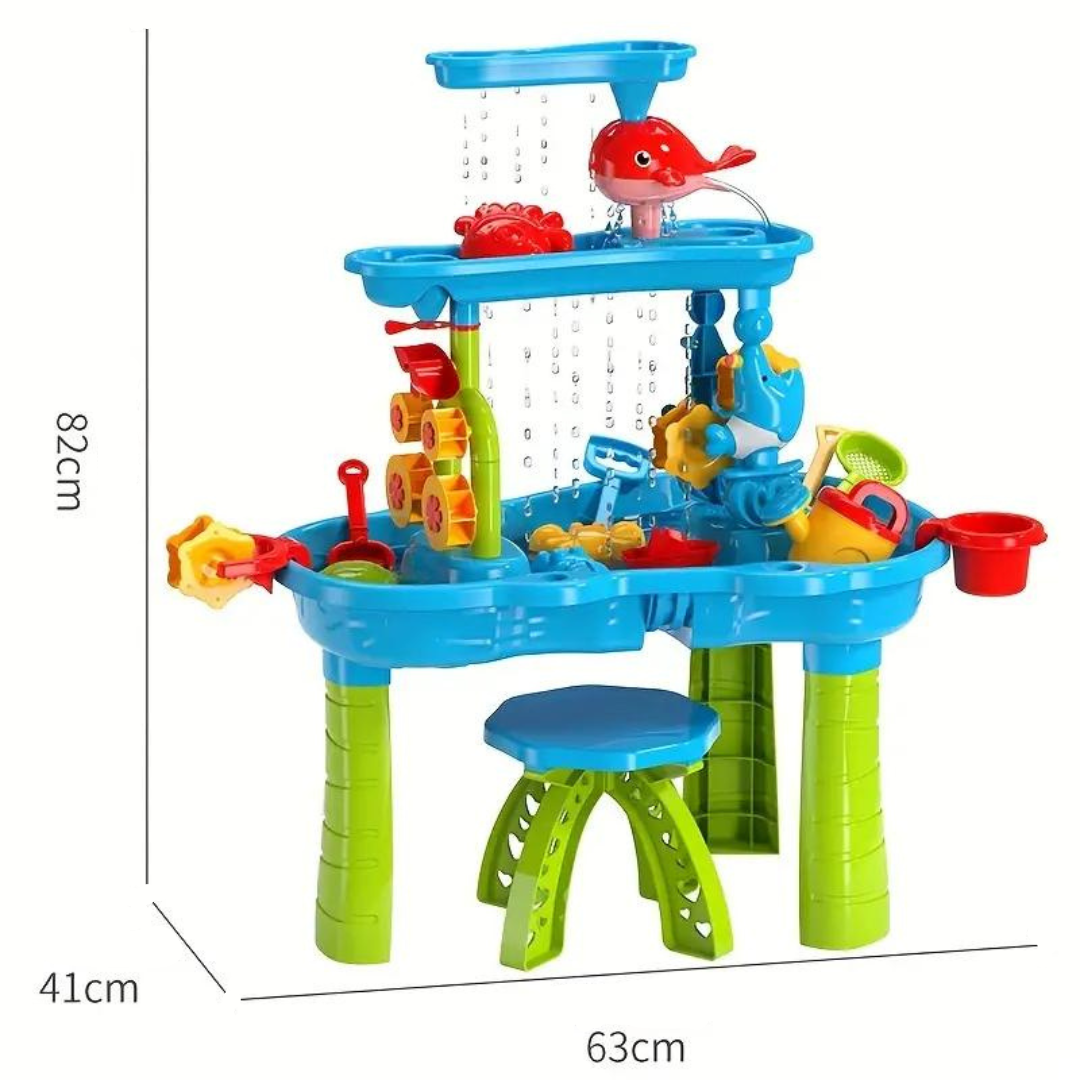 "3-laagse SplashTower zand- en watertafel met kleurrijke vakken voor creatief spelplezier, perfect voor zonnige dagen."
