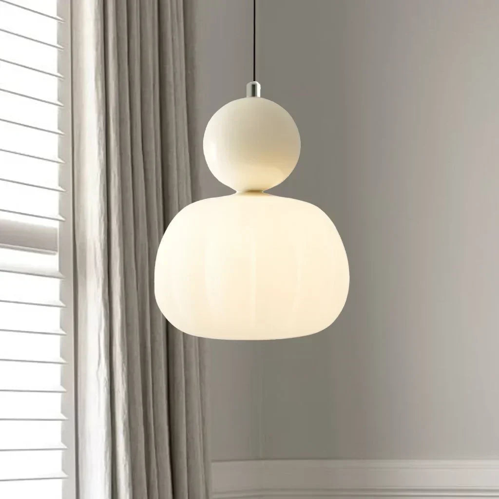"Art Deco hanglamp CrèmeLuma, crèmekleurig ontwerp met elegante vormen, perfect voor stijlvol interieur, plafondlamp."