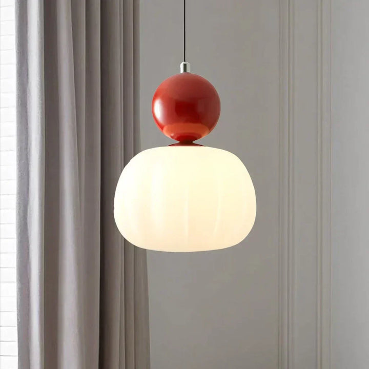 "Art Deco hanglamp CrèmeLuma, crèmekleurig ontwerp met elegante vormen, perfect voor stijlvol interieur, plafondlamp."
