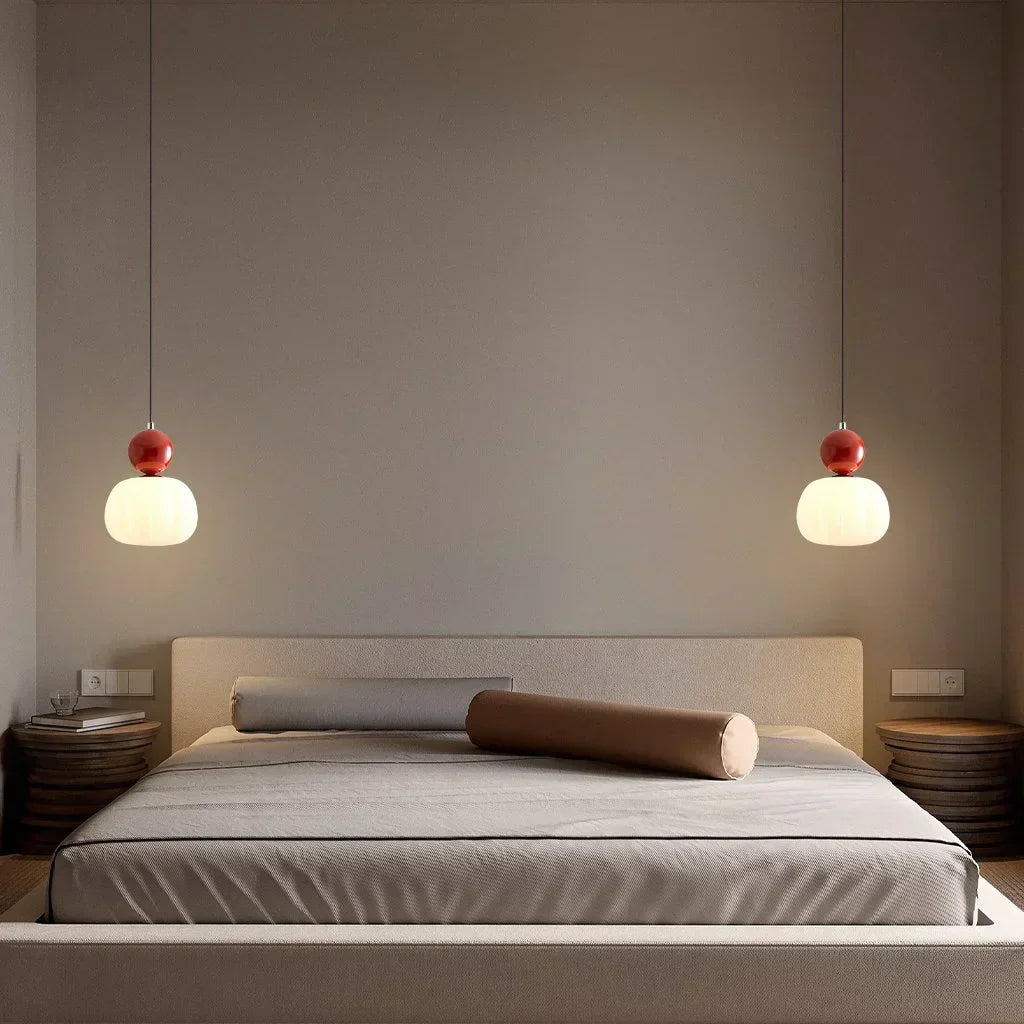 "Art Deco hanglamp CrèmeLuma, crèmekleurig ontwerp met elegante vormen, perfect voor stijlvol interieur, plafondlamp."