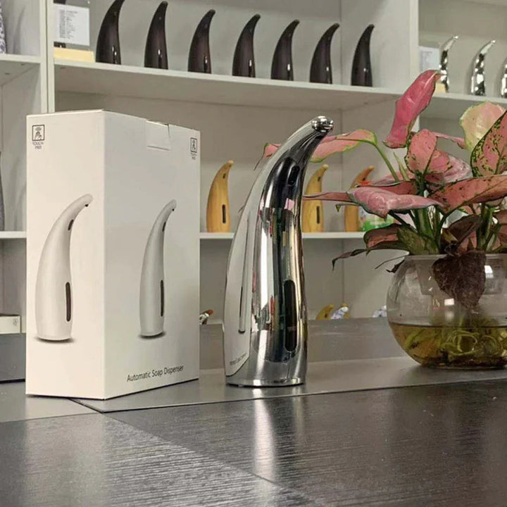 "Automatische contactloze zeepdispenser met stijlvolle moderne look, infraroodsensor en hygiënisch ontwerp voor badkamer of k