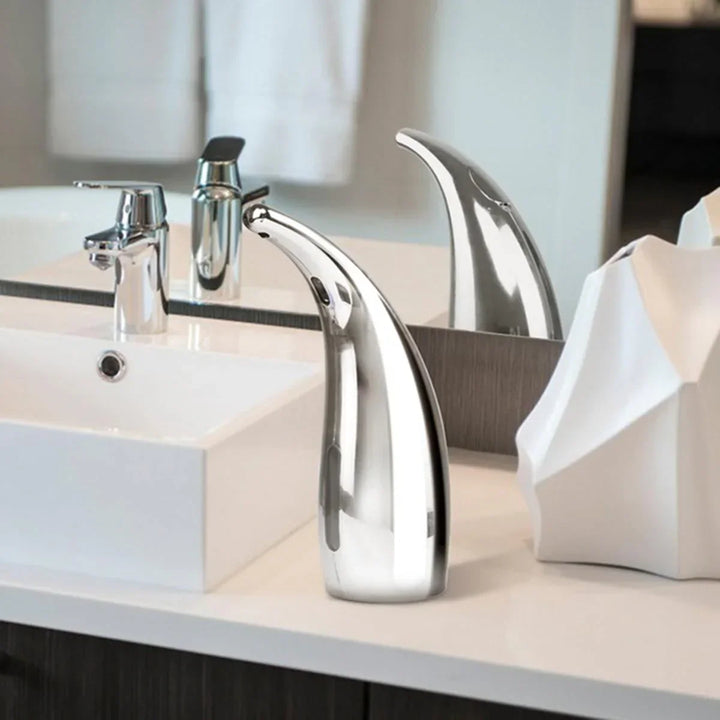"Automatische contactloze zeepdispenser met stijlvolle moderne look, infraroodsensor en hygiënisch ontwerp voor badkamer of k