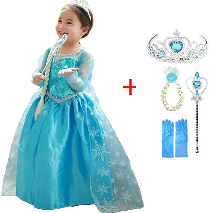 "Betoverende blauwe prinsessenjurk met sprankelende details, inclusief tiara, handschoenen en toverstaf voor speelplezier."
