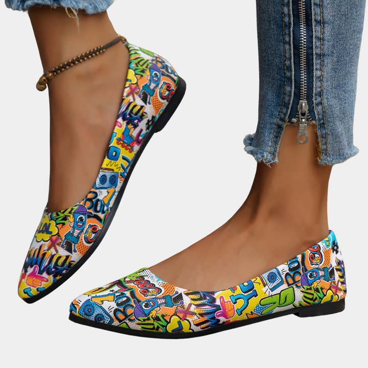 Blauwe platte damesschoenen, modieus en comfortabel, met ademend materiaal en slip-on ontwerp, ideaal voor de zomer.