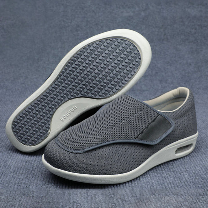 "Brede diabetesschoenen voor dames, ademend en comfortabel, met klittenbandsluiting en anti-slipzool voor gevoelige voeten."