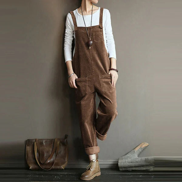 "Casual dames jumpsuit met losse pasvorm in khaki, comfortabel en stijlvol voor dagelijks gebruik en ontspannen weekends."