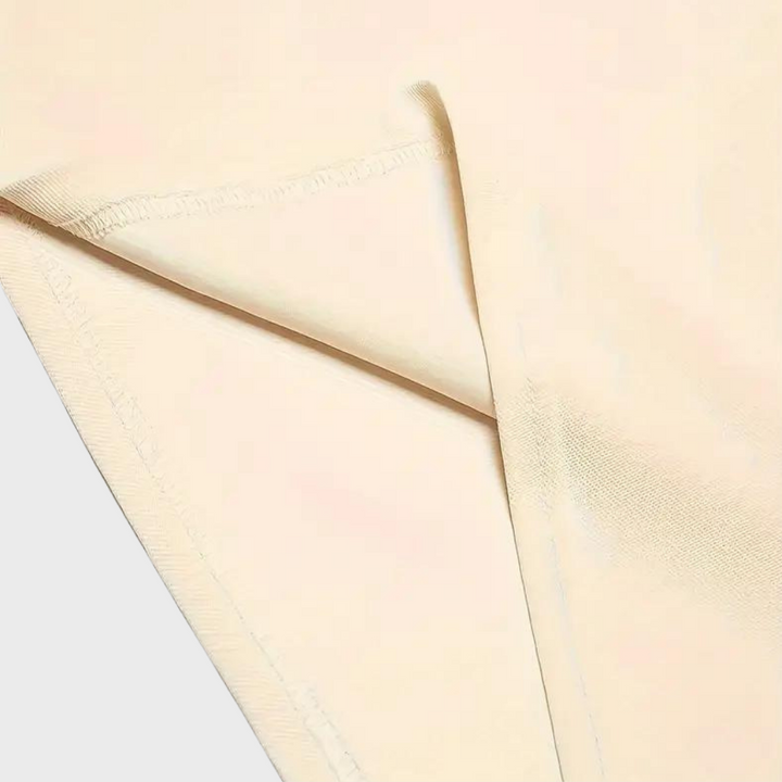 "Casual herenpolo in polyester, stijlvol ontwerp met knopen en korte mouwen, ademend en kreukbestendig."