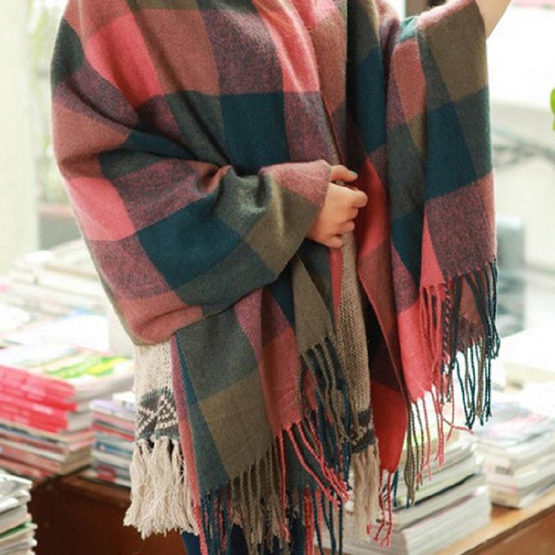 "Coleen kasjmier sjaal met ruitenpatroon in beige, 180x50 cm, modieuze en warme winteraccessoire voor dames."