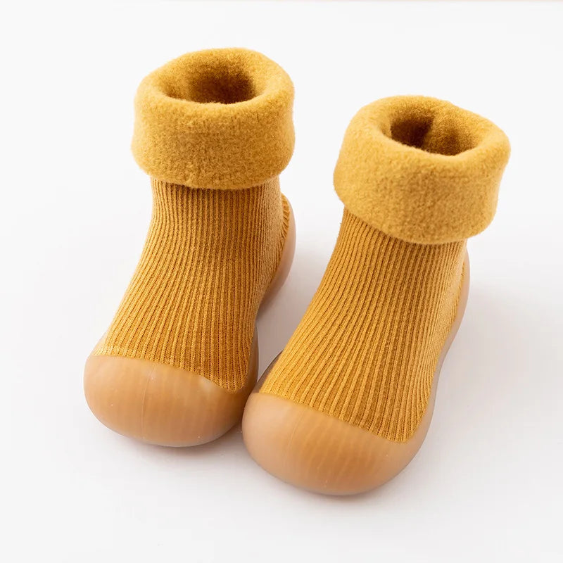 "Comfortabele blauwe peuter sokschoenen met anti-slip zool, warm en eenvoudig aan te trekken, geschikt voor binnen en buiten.
