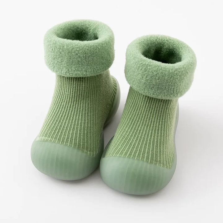 "Comfortabele blauwe peuter sokschoenen met anti-slip zool, warm en eenvoudig aan te trekken, geschikt voor binnen en buiten.