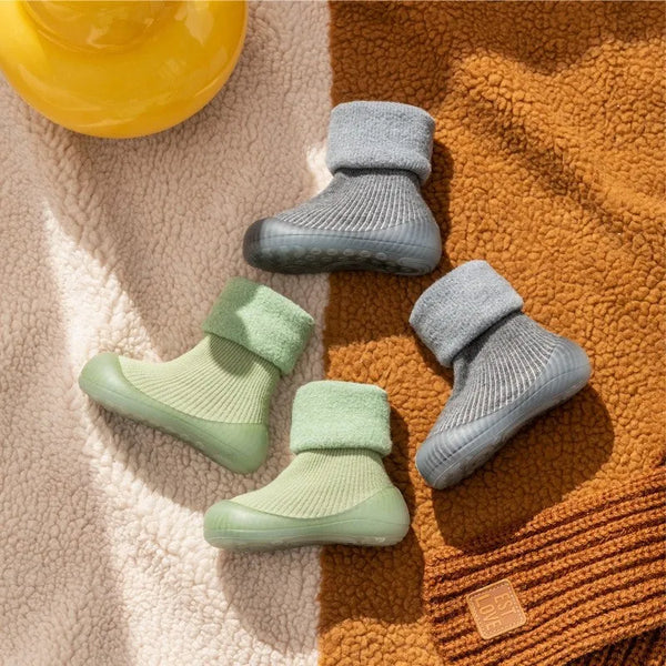 "Comfortabele blauwe peuter sokschoenen met anti-slip zool, warm en eenvoudig aan te trekken, geschikt voor binnen en buiten.