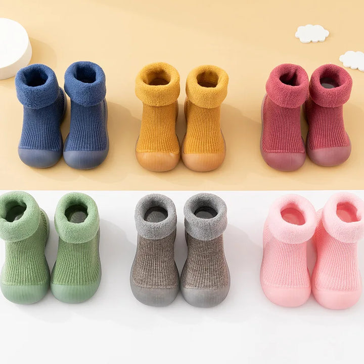 "Comfortabele blauwe peuter sokschoenen met anti-slip zool, warm en eenvoudig aan te trekken, geschikt voor binnen en buiten.
