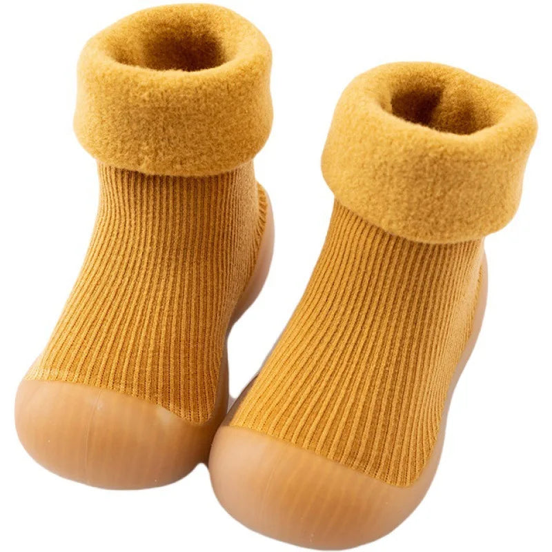 "Comfortabele blauwe peuter sokschoenen met anti-slip zool, warm en eenvoudig aan te trekken, geschikt voor binnen en buiten.