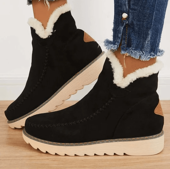 "Comfortabele dames winterlaarzen met warme voering, modieus beige design en stevige zool voor uitstekende grip in de kou."