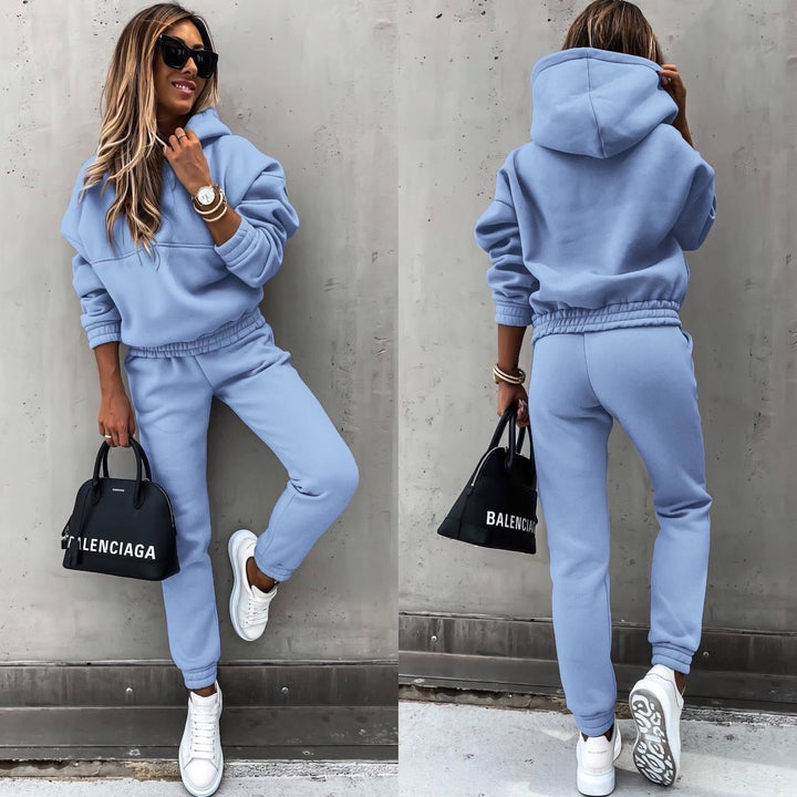 "Comfortabele jogging set voor dames, stijlvol en flatterend, ideaal voor thuis of casual uitjes."