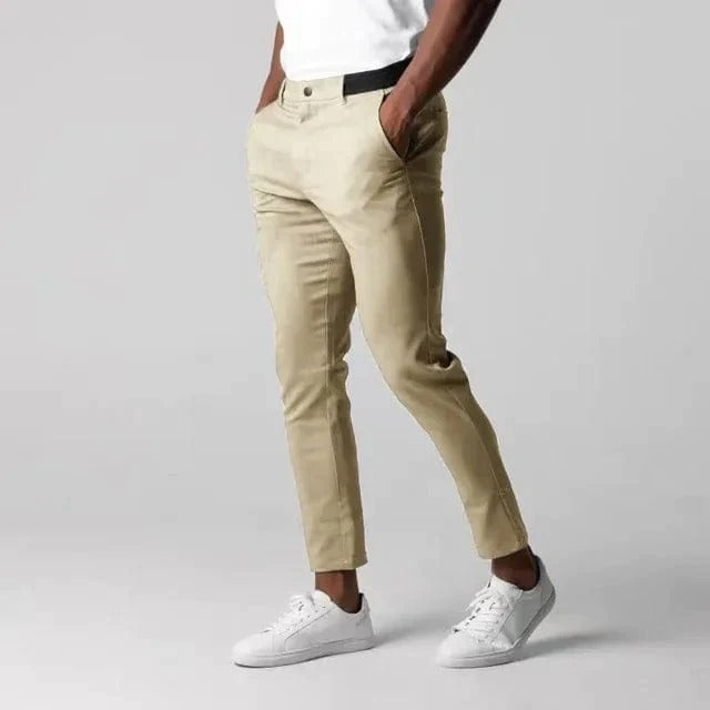 "Comfortabele stretch chino voor heren, slanke pasvorm, enkelhoogte, ademende stof, geschikt voor formele en informele gelege