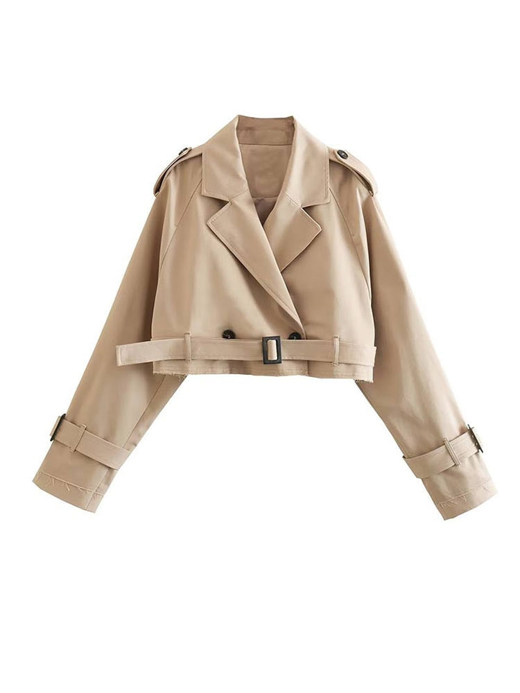 "Cropped beige trenchcoat voor dames, stijlvolle dubbele rij knopen en verstelbare manchetten, elegant en modern ontwerp."