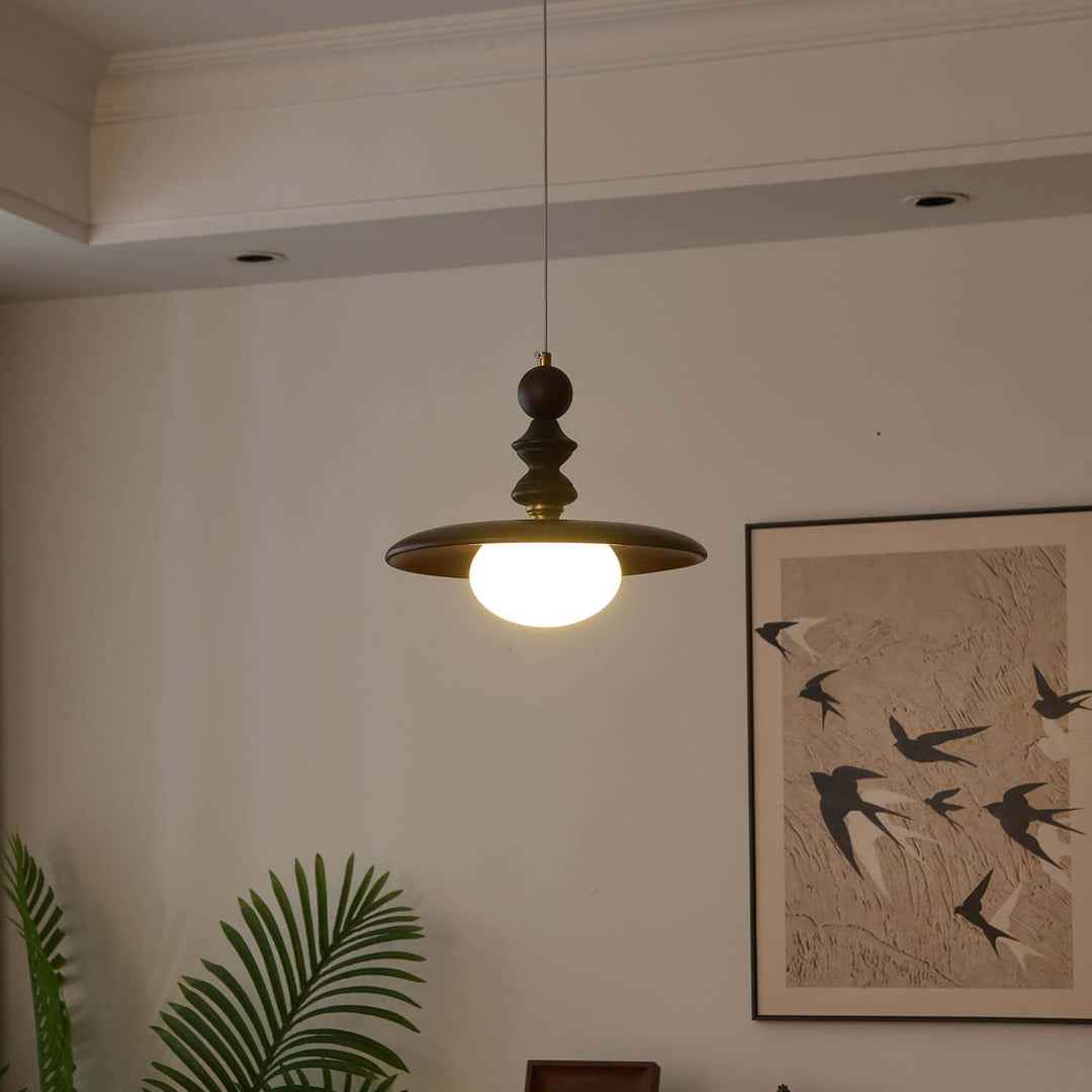 Hanglamp met houten accenten
