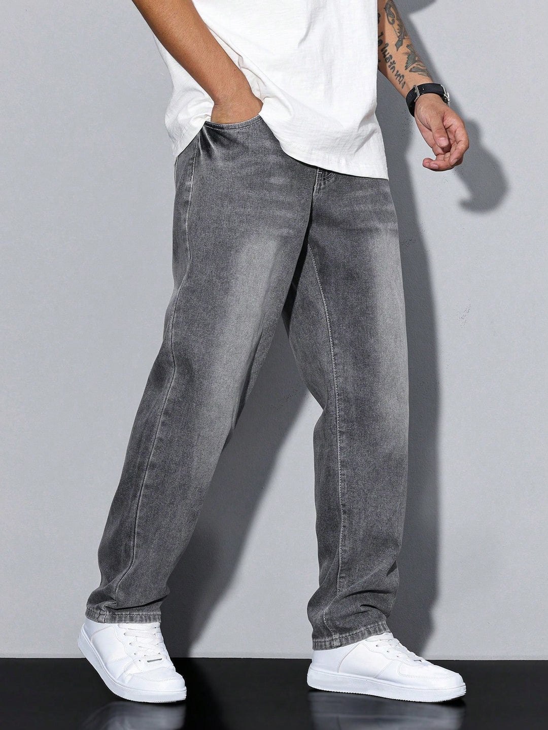 "Daan effen kleur heren jeans, comfortabele casual broek met rechte pijpen en losse pasvorm voor stijlvolle mannen."