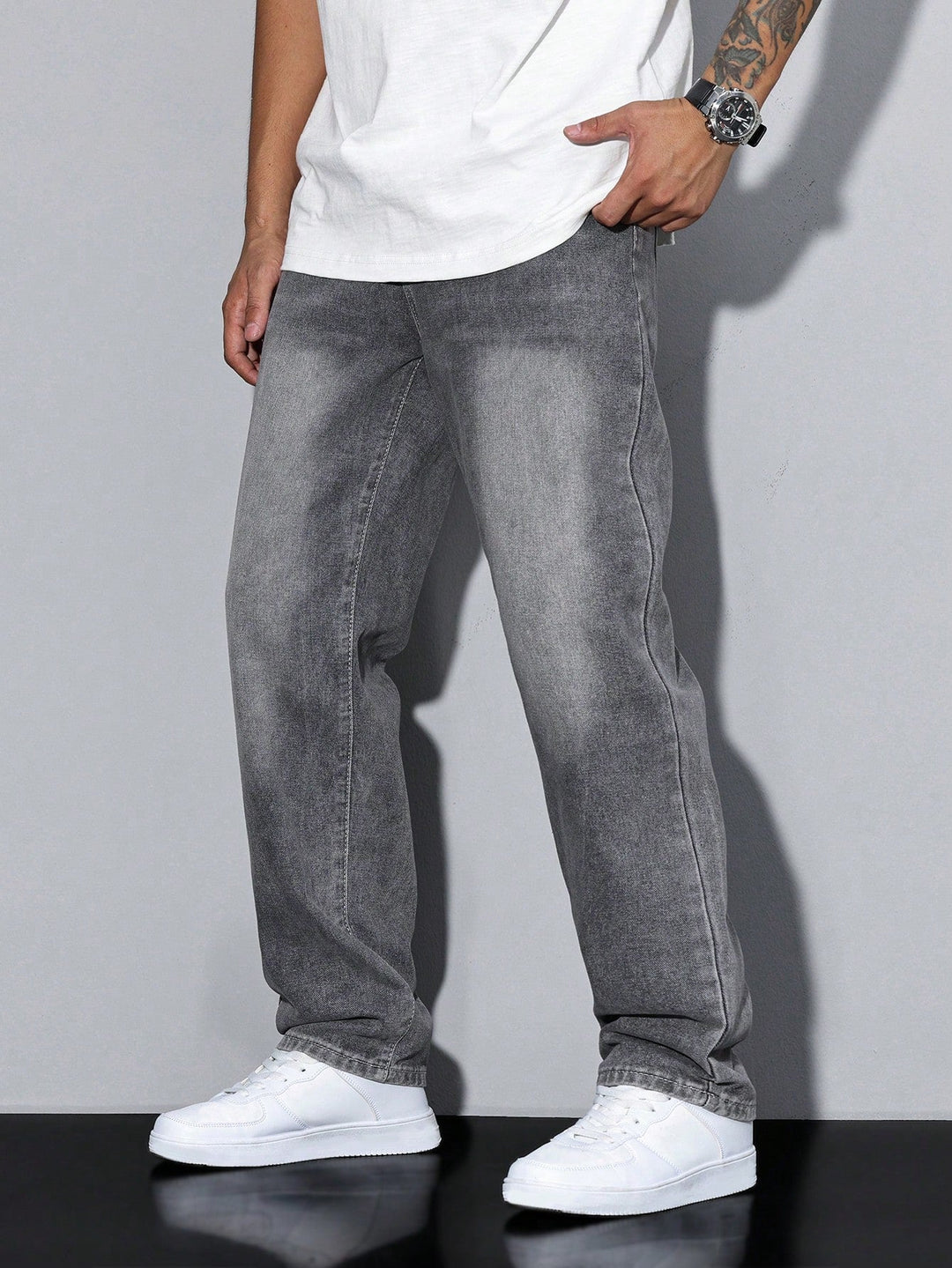 "Daan effen kleur heren jeans, comfortabele casual broek met rechte pijpen en losse pasvorm voor stijlvolle mannen."