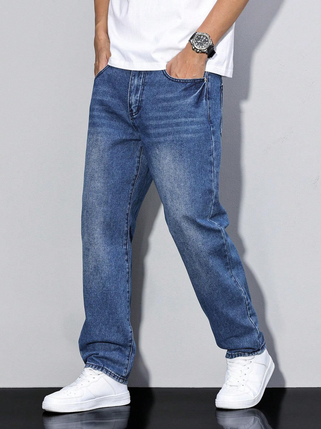 "Daan effen kleur heren jeans, comfortabele casual broek met rechte pijpen en losse pasvorm voor stijlvolle mannen."