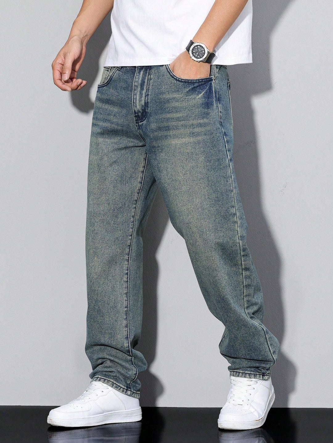 "Daan effen kleur heren jeans, comfortabele casual broek met rechte pijpen en losse pasvorm voor stijlvolle mannen."
