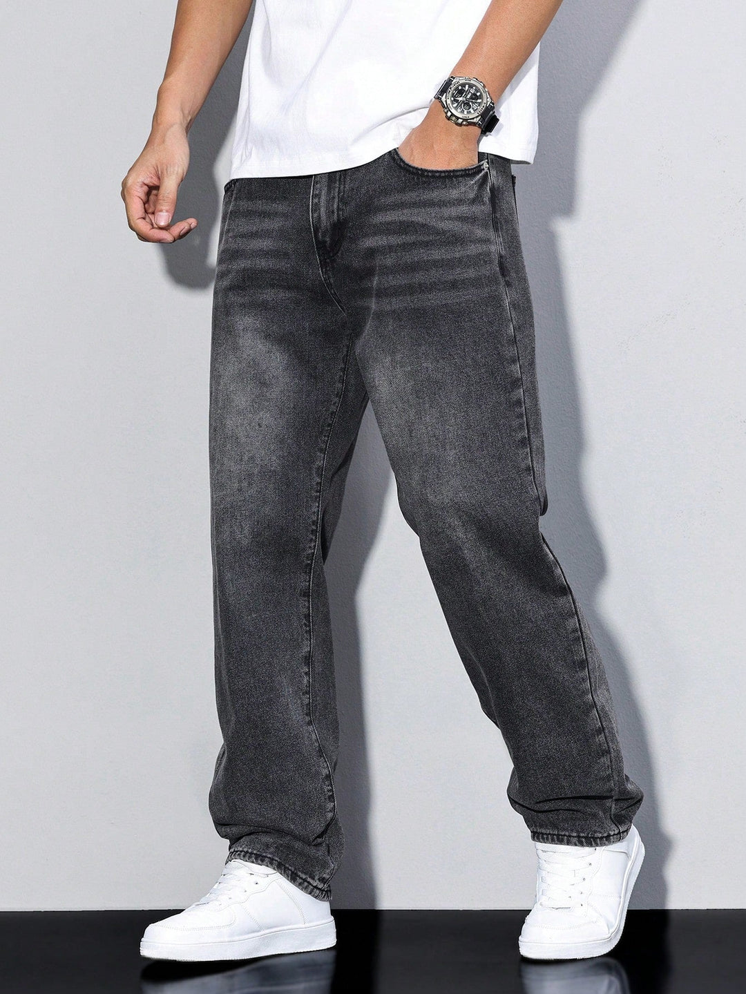 "Daan effen kleur heren jeans, comfortabele casual broek met rechte pijpen en losse pasvorm voor stijlvolle mannen."