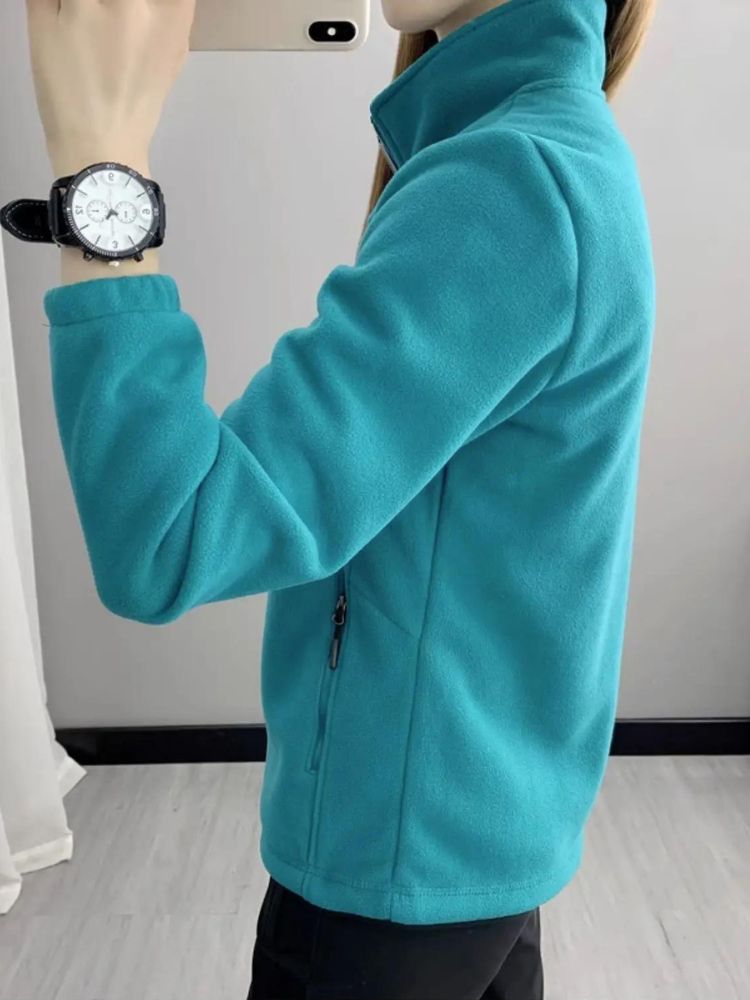 "Dames fleecejas in blauw, zachte stof, stijlvol en warm, geschikt voor elke dag, perfect voor werk en weekend."