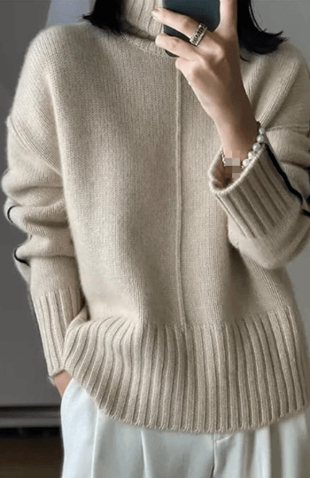 "Dames kasjmier coltrui, luxe khaki trui met contrasterende accenten, warm en elegant voor herfstseizoenen."