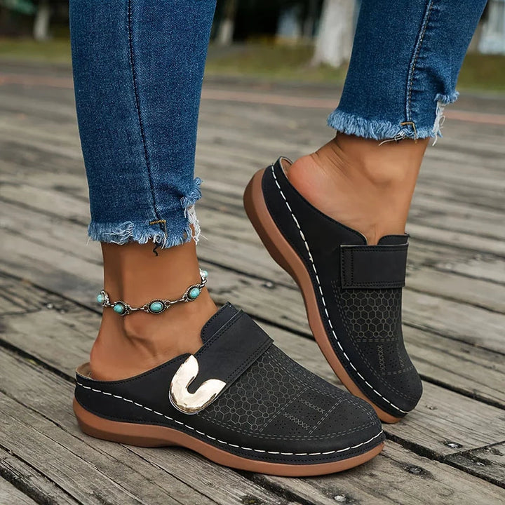 "Dames orthopedische comfortschoenen in lichtbruin, ademend en lichtgewicht, met comfortabele dempende zool."