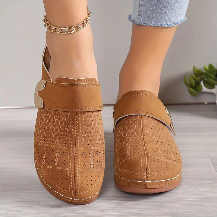 "Dames orthopedische comfortschoenen in lichtbruin, ademend en lichtgewicht, met comfortabele dempende zool."