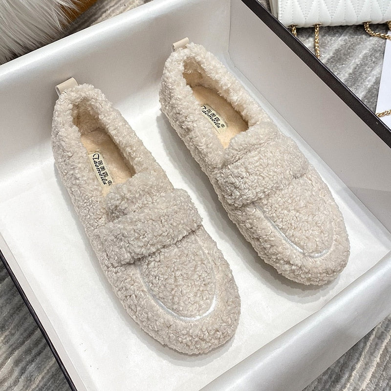 Dames pluche pantoffels in crème, zwart, khaki; warme sloffen met zachte antislip zool voor comfort binnenshuis.
