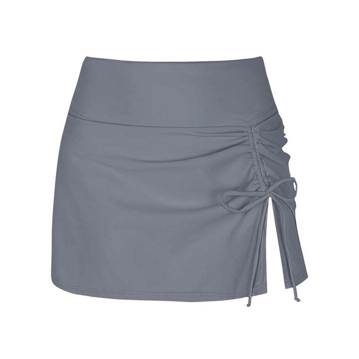 "Dames zwemshorts met elegante zijopeningen, sneldrogend en comfortabel in klassieke effen kleur, stijlvol design."