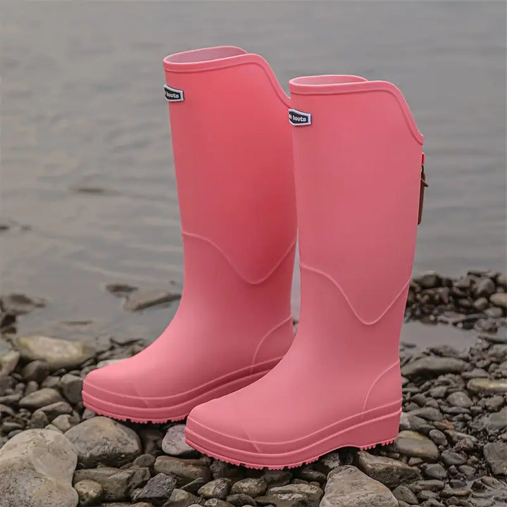 "Damesregenlaarzen in diverse kleuren, waterdicht PVC, antislipzool, lichtgewicht en stijlvol ontwerp."