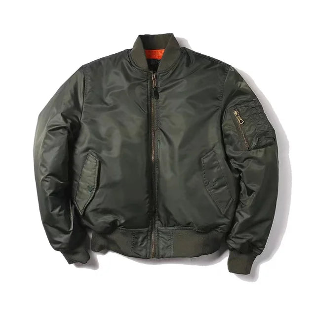"Daphne MA-1 Bomberjack unisex, winddicht, waterafstotend, stijlvol marineblauw met geribbelde manchetten en ritssluiting."