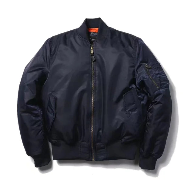 "Daphne MA-1 Bomberjack unisex, winddicht, waterafstotend, stijlvol marineblauw met geribbelde manchetten en ritssluiting."