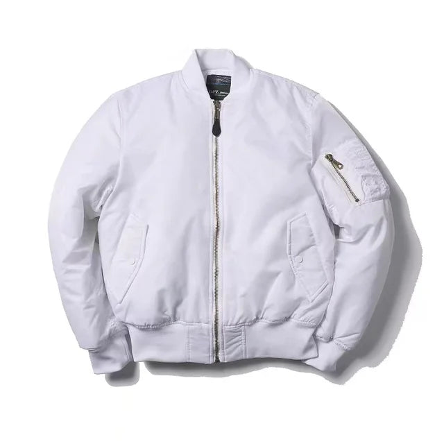 "Daphne MA-1 Bomberjack unisex, winddicht, waterafstotend, stijlvol marineblauw met geribbelde manchetten en ritssluiting."