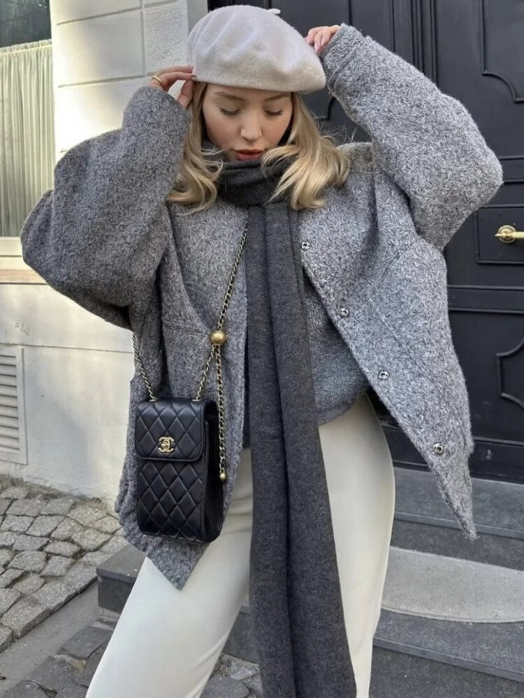 "Daphne oversized wollen mantel, ronde hals, verborgen knopen, elegante jas, warme wolmix, stijlvolle vrouwelijke jas"