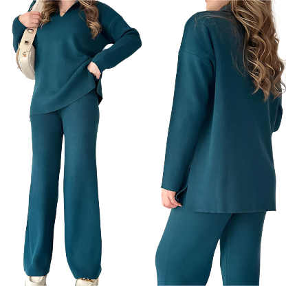 Diepblauw tweedelig loungewear set van ribstof, oversized top en wijde broek voor comfort en stijl, dameskleding.