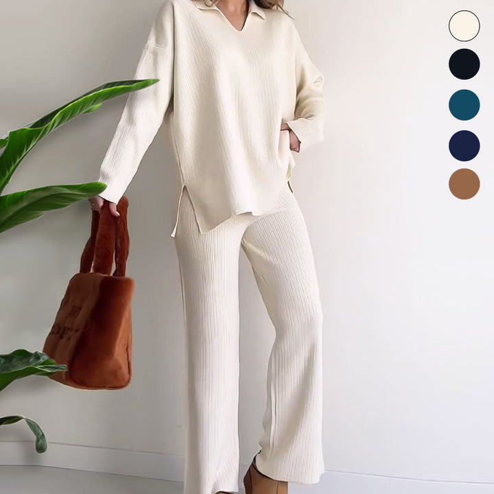 Diepblauw tweedelig loungewear set van ribstof, oversized top en wijde broek voor comfort en stijl, dameskleding.