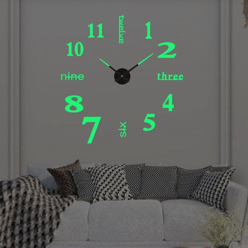 "DIY wandklok met unieke, creatieve ontwerpen in zwart, rood, goud en lichtgevend. Voeg stijl toe aan elke kamer."