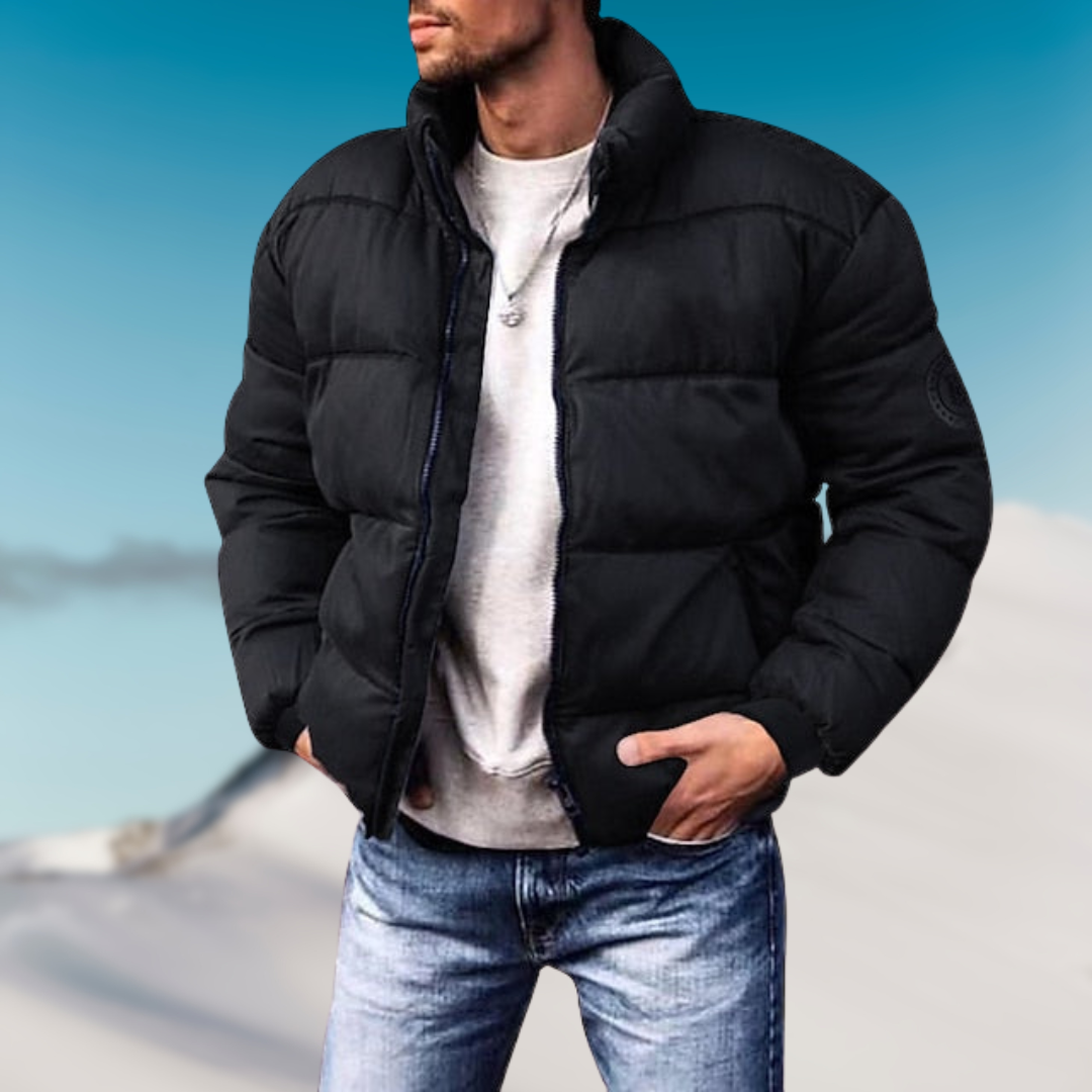 "Donsjas heren winter stijlvol Karlan, elegante jas met hoogwaardige donsisolatie en functionele zakken voor comfort."