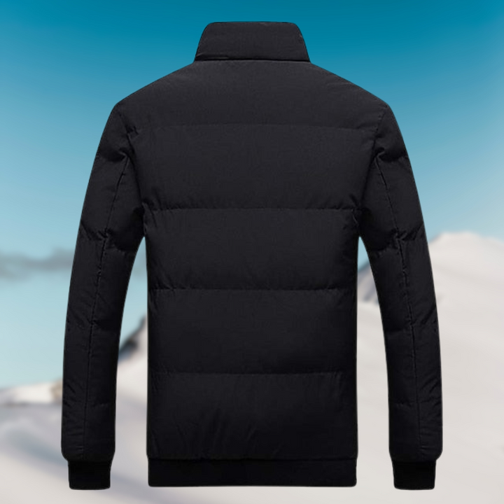 "Donsjas heren winter stijlvol Karlan, elegante jas met hoogwaardige donsisolatie en functionele zakken voor comfort."