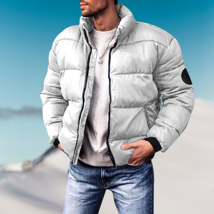 "Donsjas heren winter stijlvol Karlan, elegante jas met hoogwaardige donsisolatie en functionele zakken voor comfort."