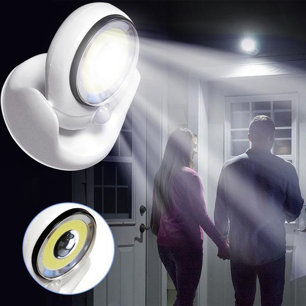 "Draadloze LED lamp met bewegingssensor, 450 lumen, waterdicht ontwerp, helder wit licht voor binnen en buiten."
