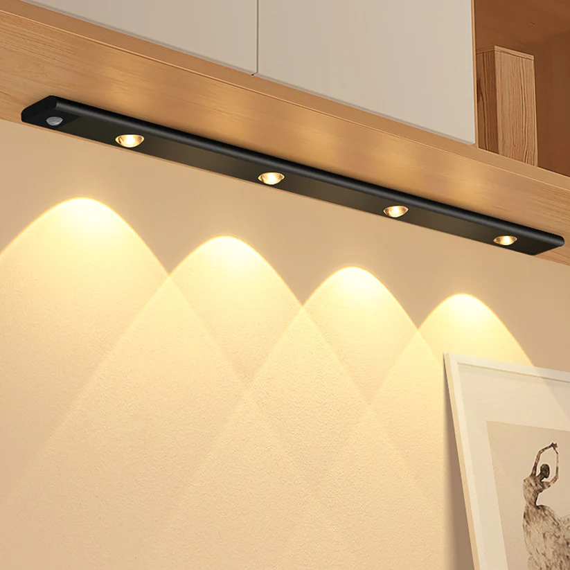 "Draadloze LED-lamp met bewegingssensor, verstelbare kleur, modern design voor tuinverlichting en sfeervolle ambiance."