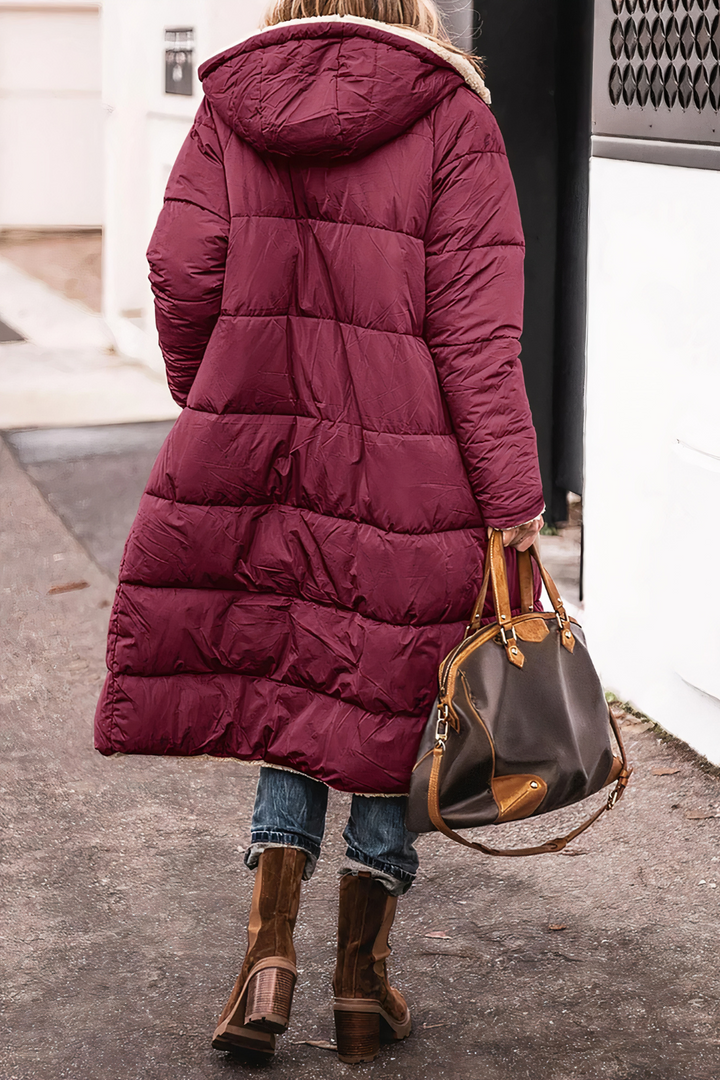 "Dubbelzijdige winddichte parka voor dames, frontaal. Modieuze, warme winterjas met teddyvoering voor stijl en comfort."