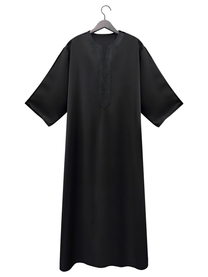 "Effen heren djellaba, licht en ademend, voor diverse gelegenheden, in bordeauxrood, groen en hemelsblauw."