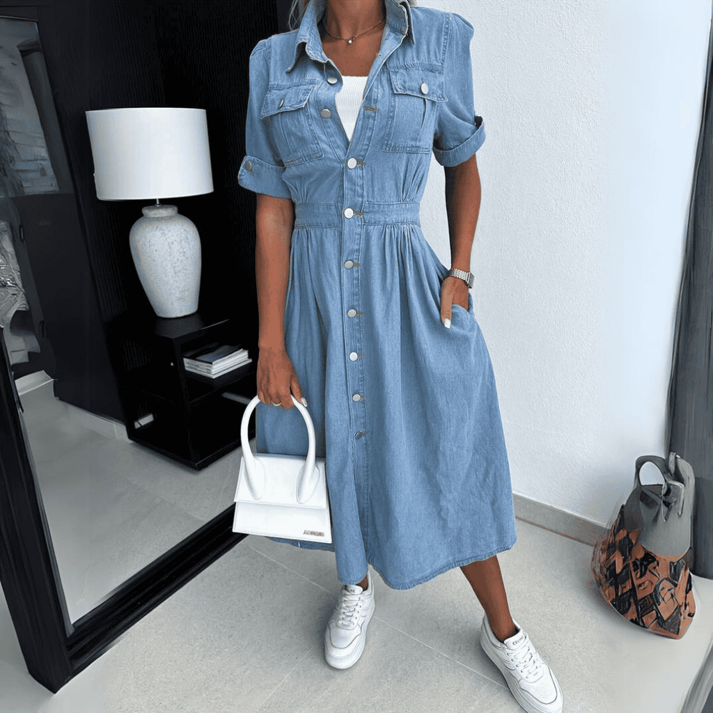 "Elegant denim midi-jurk voor dames met klassiek design, comfortabel en veelzijdig voor elke gelegenheid."
